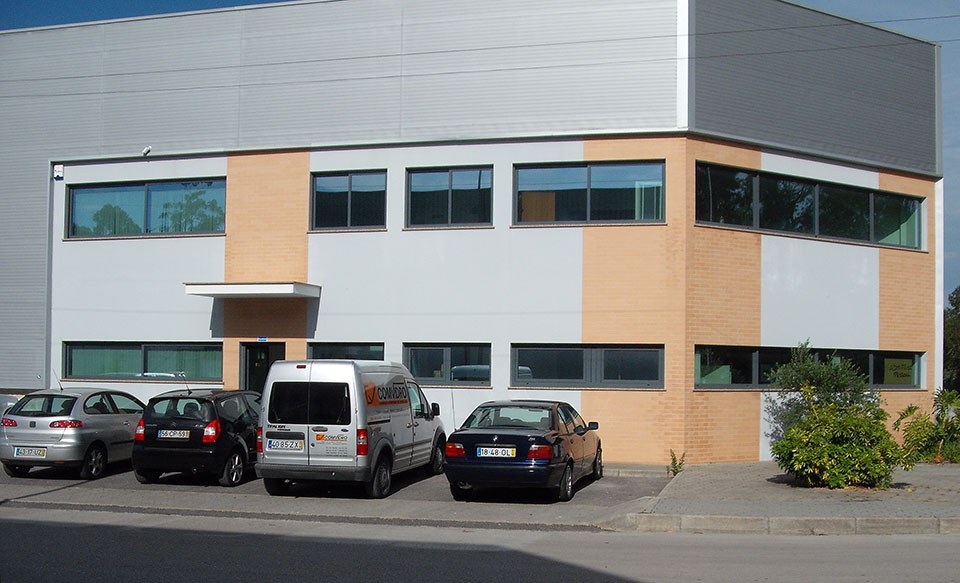 Instalações da Comvidro na Zona Industrial de Vila Verde, Oliveira do Bairro